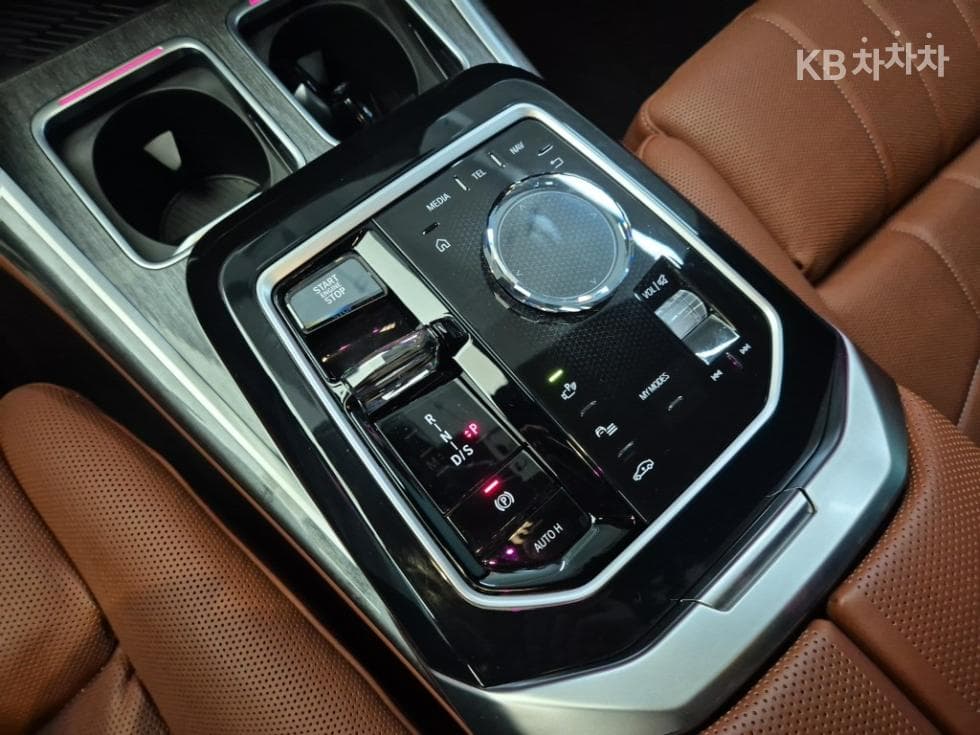 بي إم دبليو - 7-Series | 740 xDrive M Sport 8