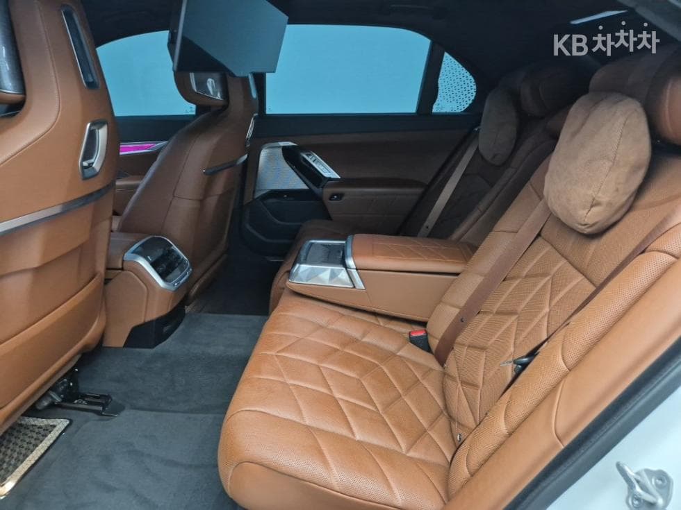 بي إم دبليو - 7-Series | 740 xDrive M Sport 12