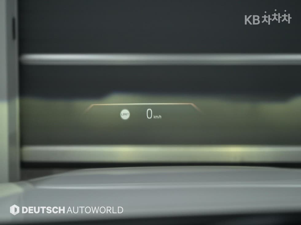 BMW - 5-Series | New 520 Base 17