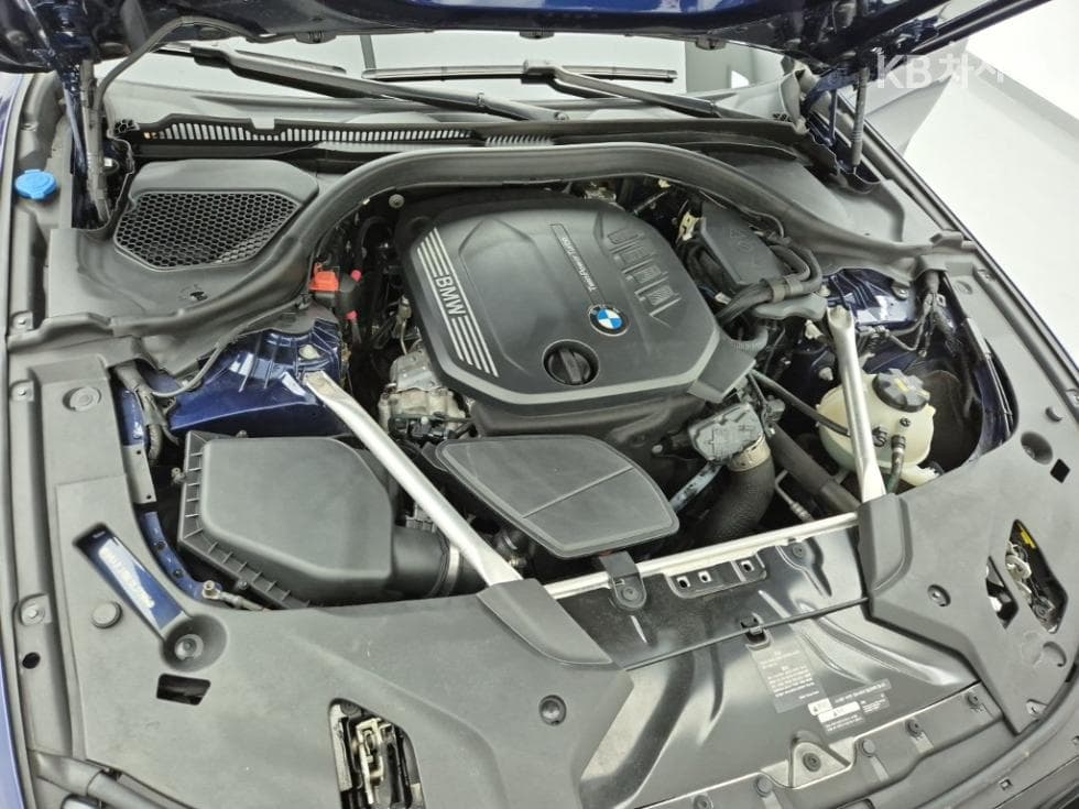 BMW - 5-Series | All New 520 M Sport Plus 6