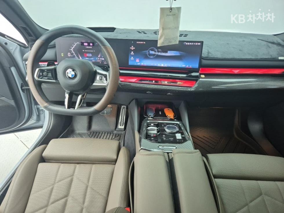 BMW - 5-Series | New 523 xDrive M Sport 5
