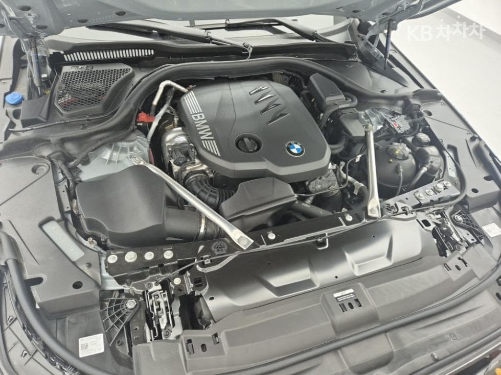 BMW - 5-Series | New 523 xDrive M Sport 6