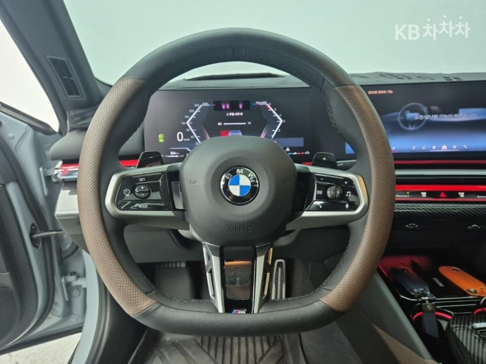 BMW - 5-Series | New 523 xDrive M Sport 9