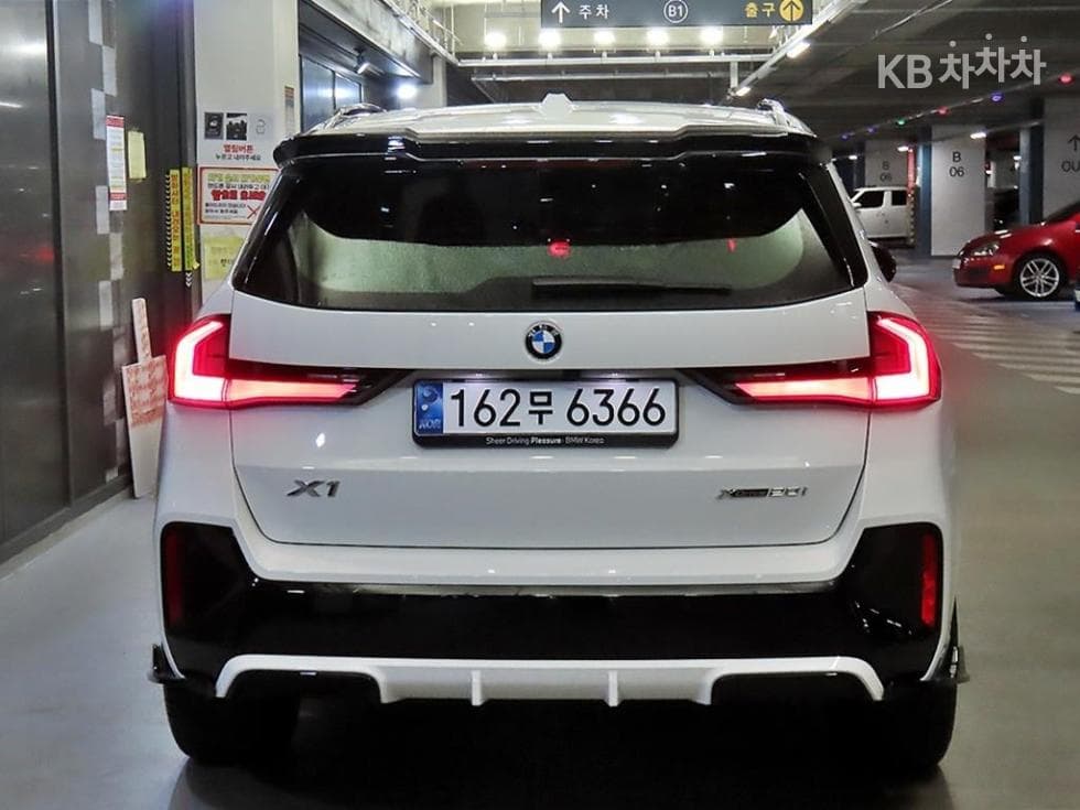 BMW - X1 | xDrive20 M Sport 5