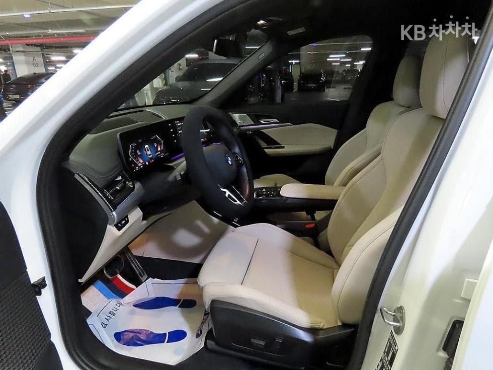 BMW - X1 | xDrive20 M Sport 6