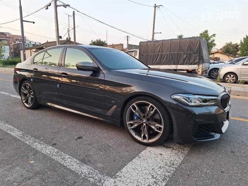 BMW - 5-Series | All New M550 xDrive 4