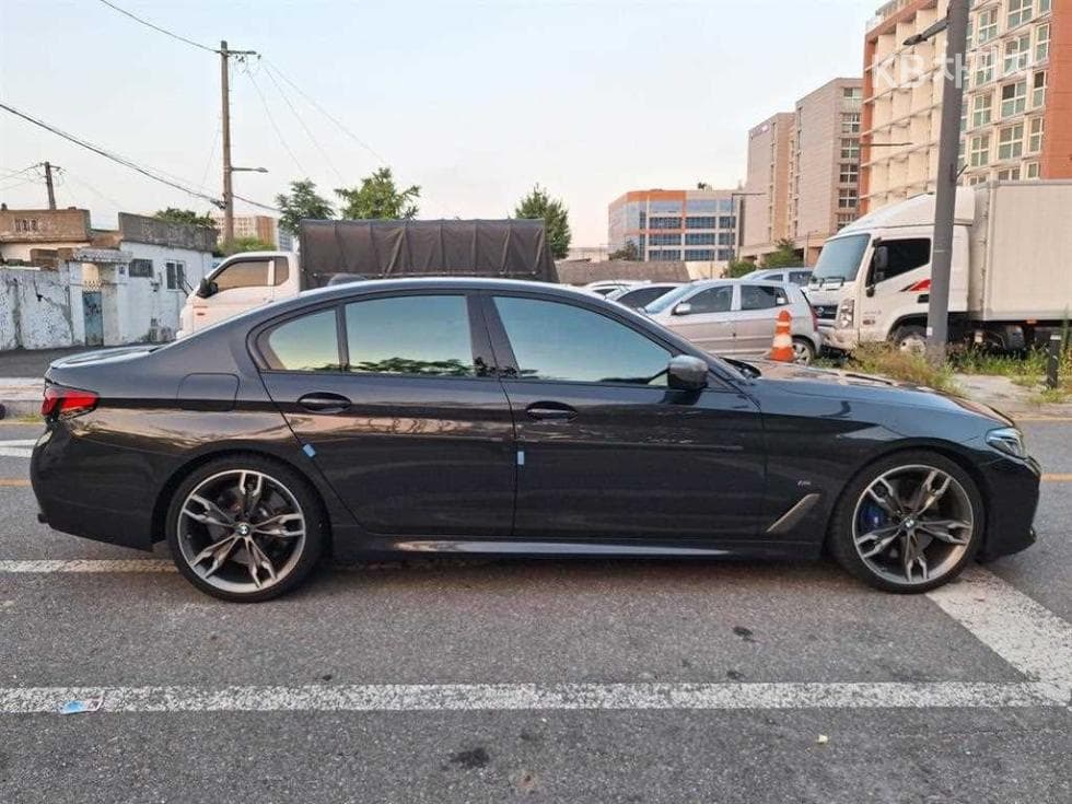 BMW - 5-Series | All New M550 xDrive 5