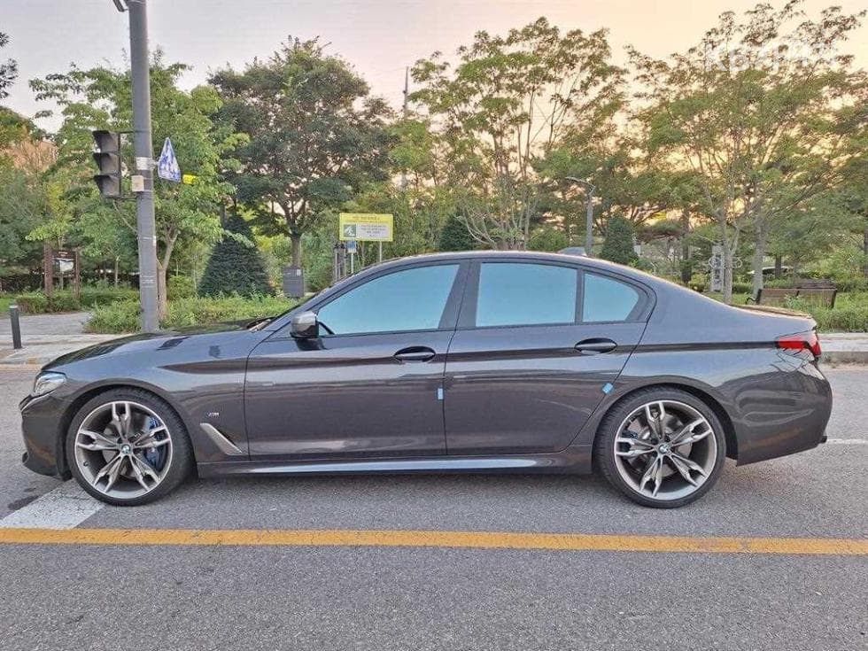 BMW - 5-Series | All New M550 xDrive 6
