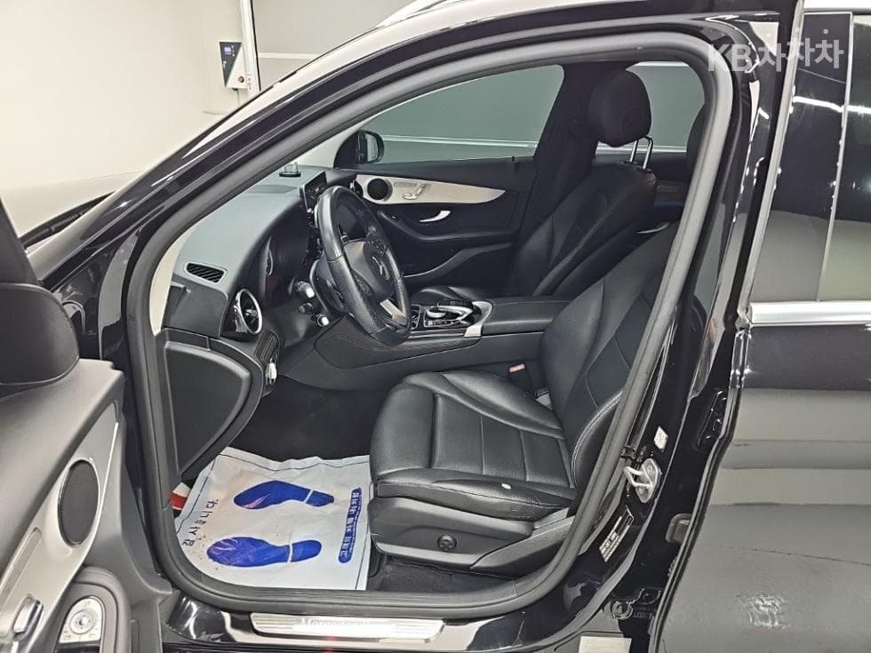 Mercedes-Benz - GLC-Class | 220 4Matic Base 11