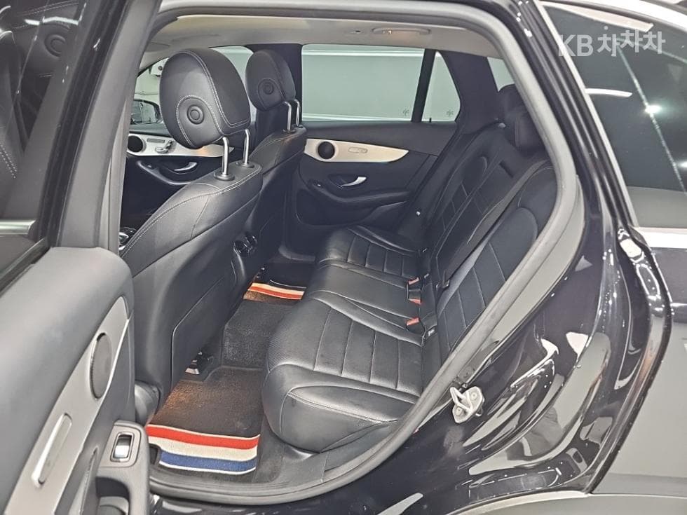 Mercedes-Benz - GLC-Class | 220 4Matic Base 12