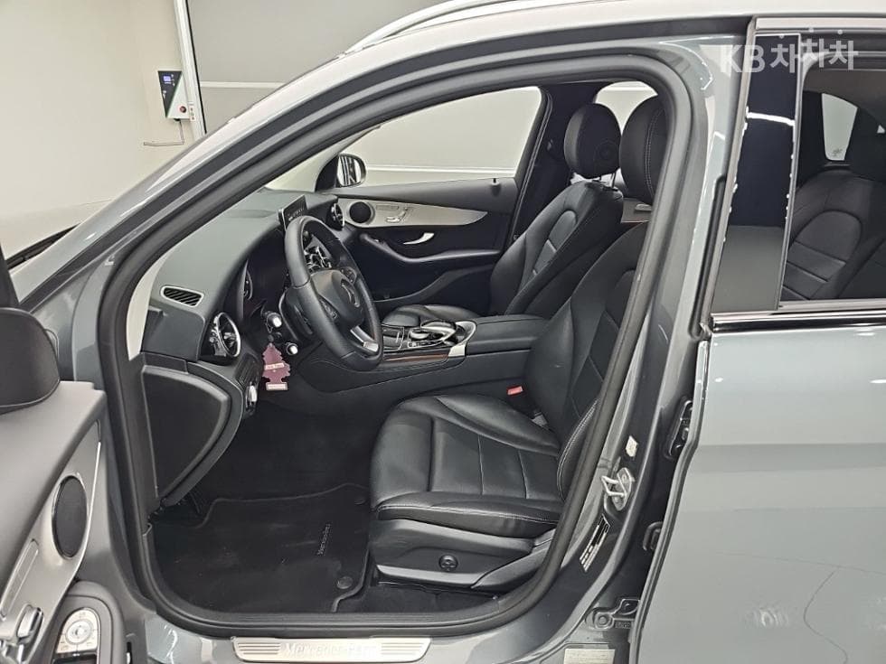 Mercedes-Benz - GLC-Class | 350 4Matic Base 11