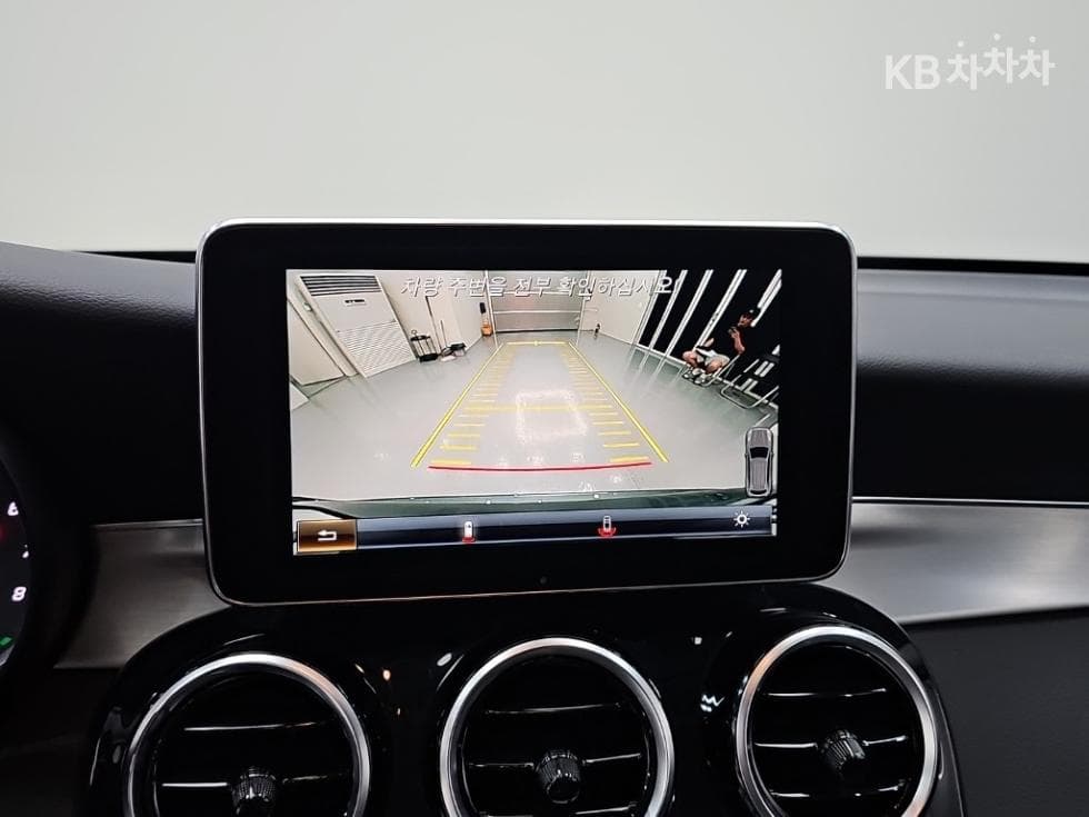 Mercedes-Benz - GLC-Class | 350 4Matic Base 15