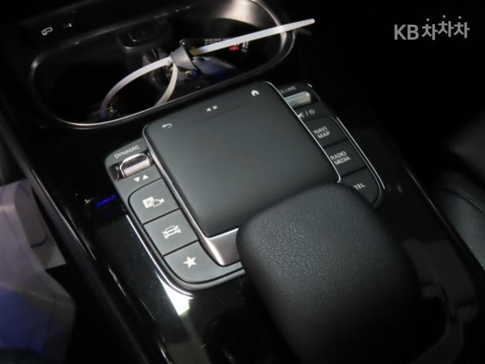 Mercedes-Benz - A-Class | A220 Sedan - 7