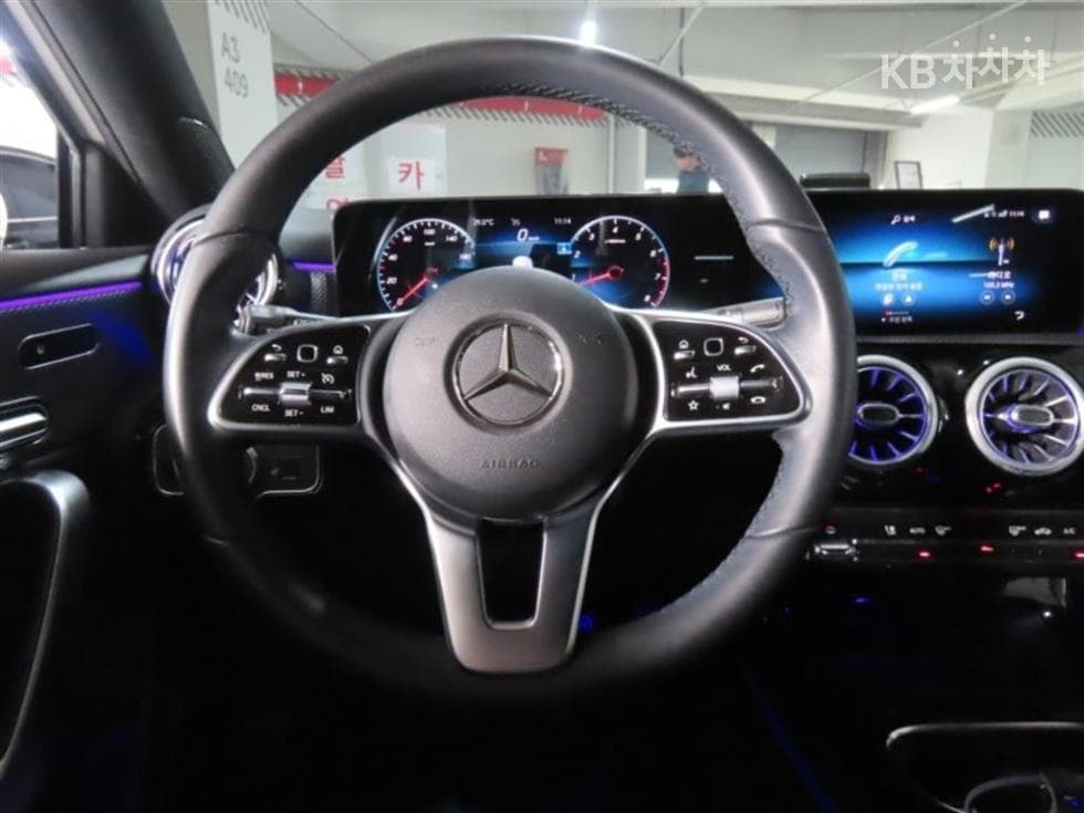 Mercedes-Benz - A-Class | A220 Sedan - 15