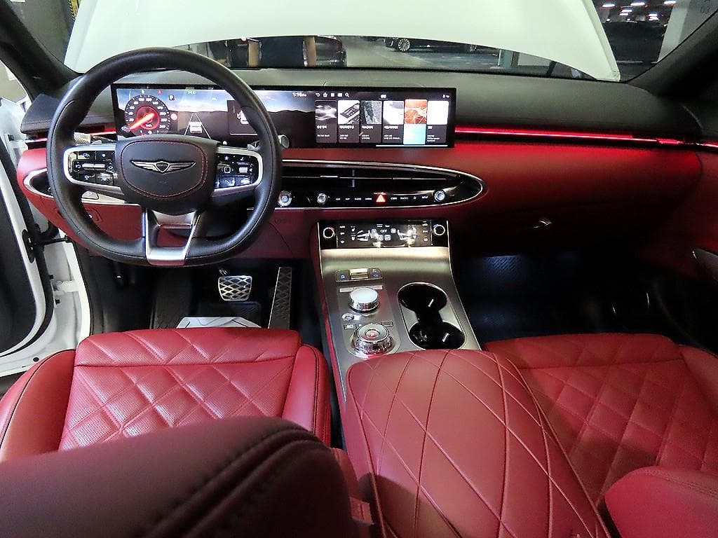 Genesis - GV70 | Gasoline 2.5T AWD 10