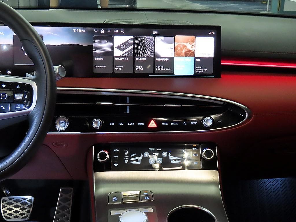 Genesis - GV70 | Gasoline 2.5T AWD 11