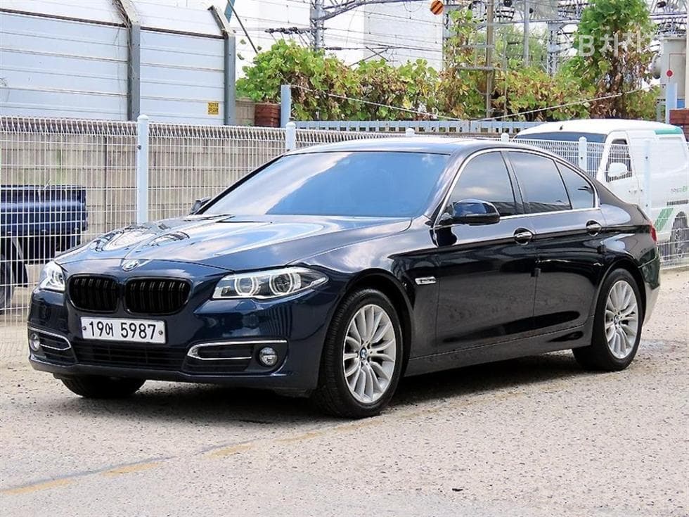 بي إم دبليو - 5-Series | New 520 xDrive F10(10~16Year) 2