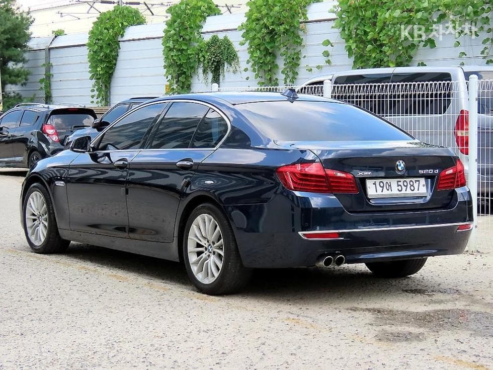 بي إم دبليو - 5-Series | New 520 xDrive F10(10~16Year) 3