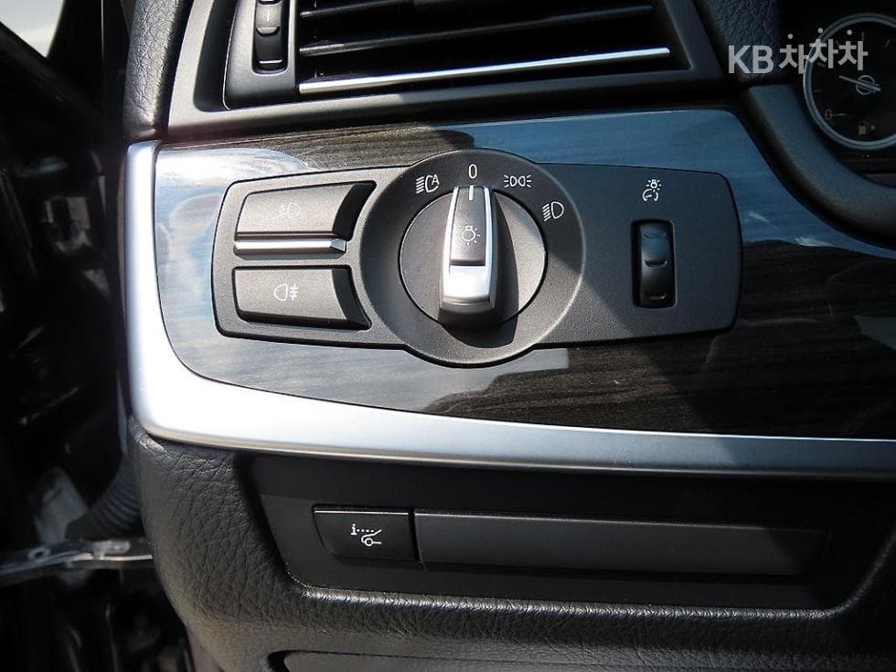 بي إم دبليو - 5-Series | New 520 xDrive F10(10~16Year) 13