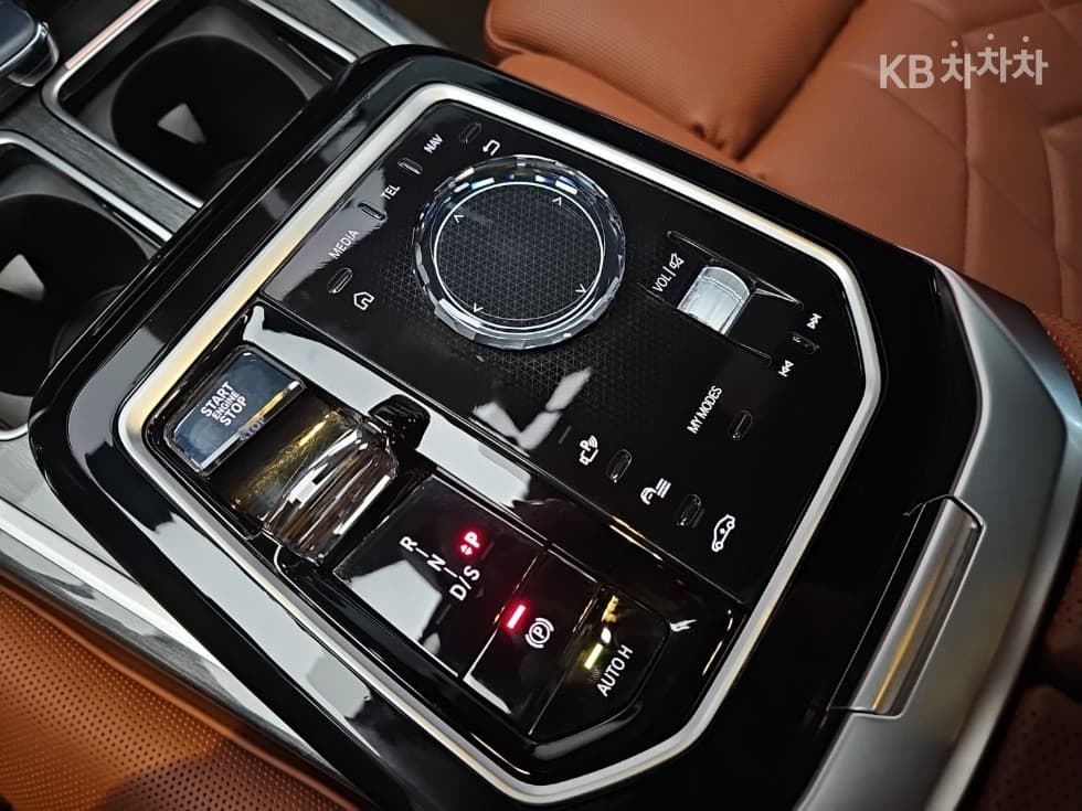 BMW - 7-Series | 750 xDrive M Sport Package 19