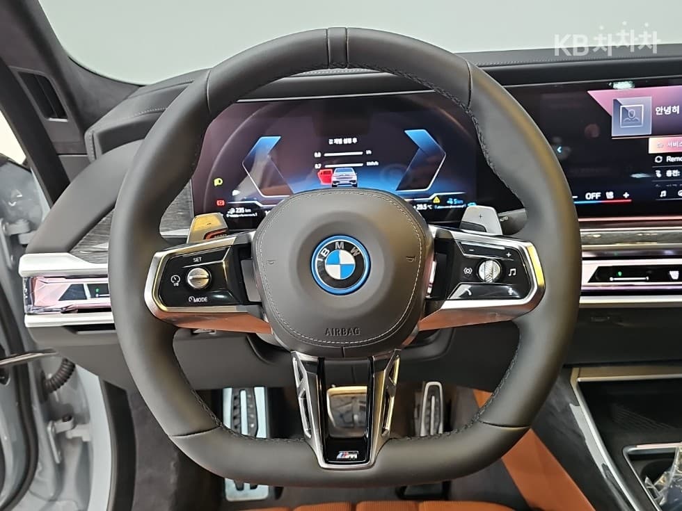 BMW - 7-Series | 750 xDrive M Sport Package 13
