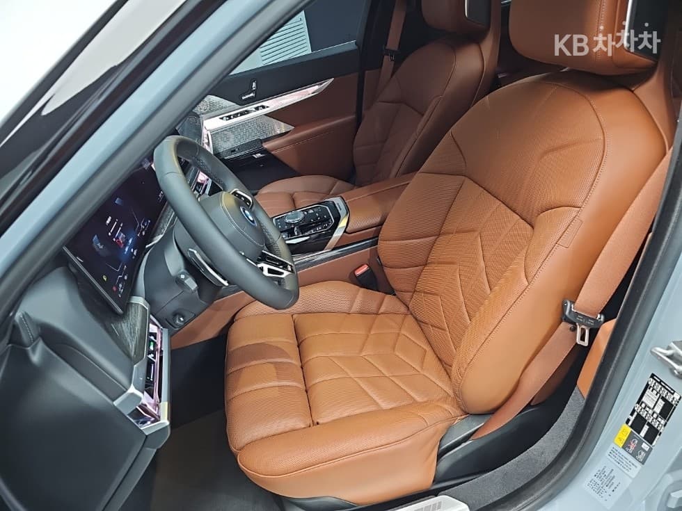 BMW - 7-Series | 750 xDrive M Sport Package 21