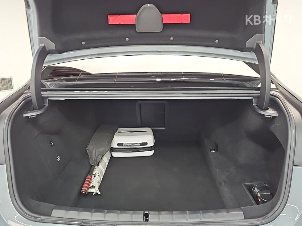 BMW - 7-Series | 750 xDrive M Sport Package 28