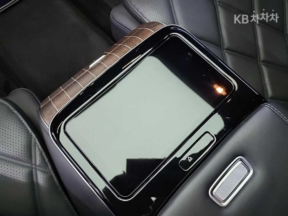 Mercedes-Benz - S-Class | Maybach S680 4Matic Base 15