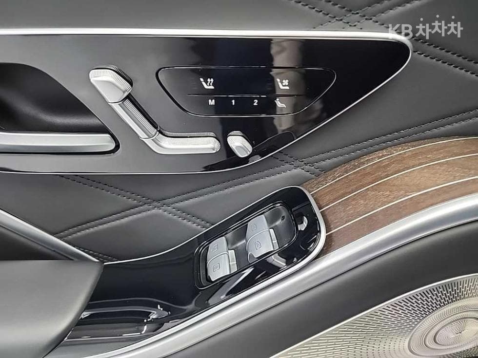 Mercedes-Benz - S-Class | Maybach S680 4Matic Base 16