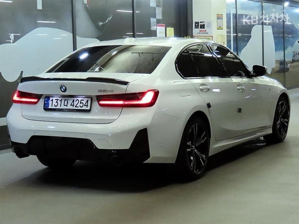 BMW - 3-Series | 320 M Sport 4