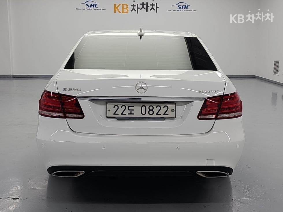 Mercedes-Benz - E-Class | New E220 CDI Avantgarde W212(09~) 3