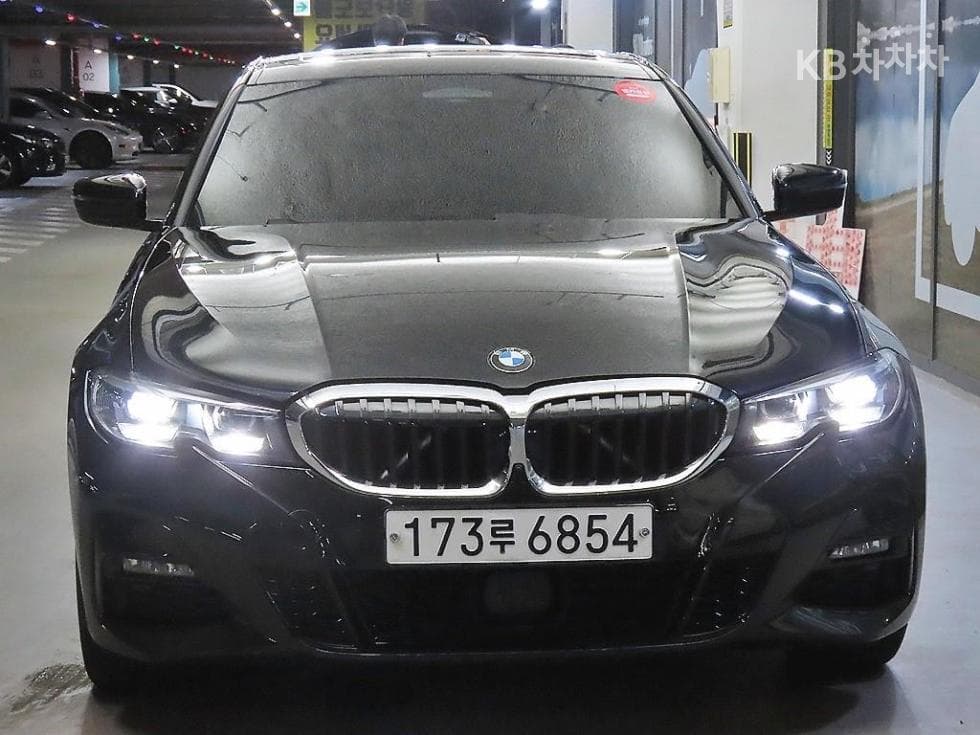 BMW - 3-Series | 330 M Sport 2