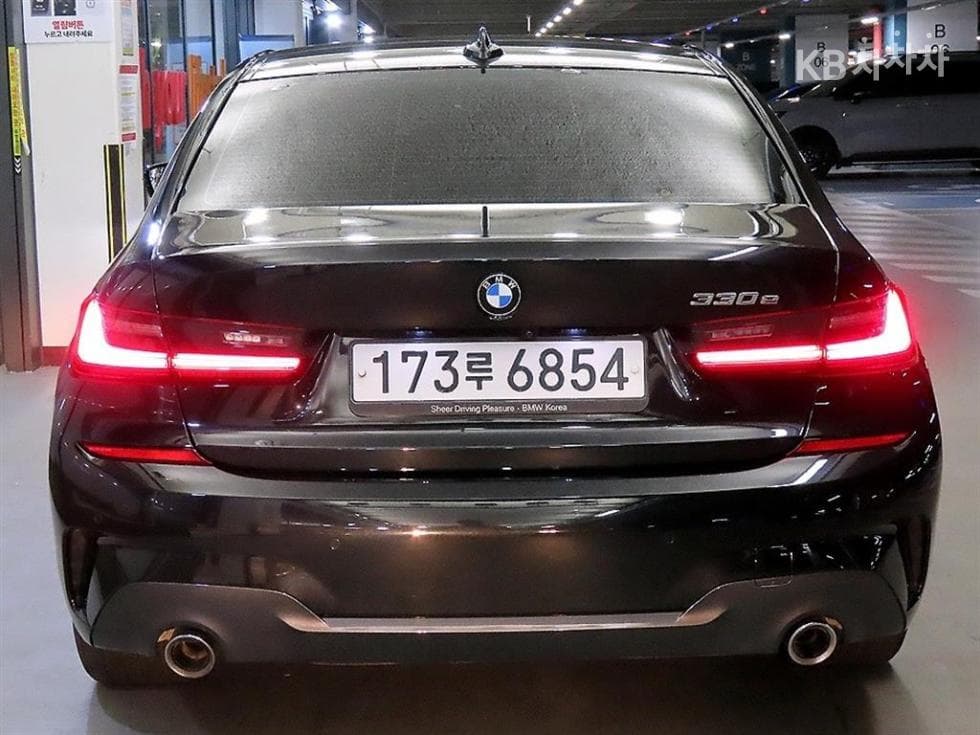 BMW - 3-Series | 330 M Sport 5