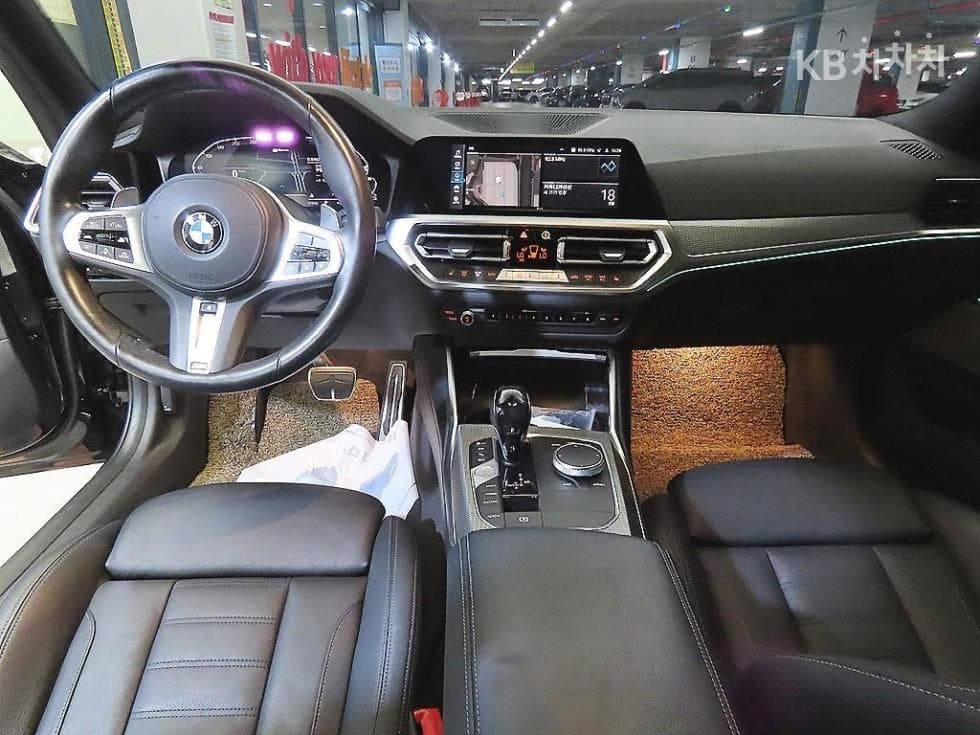 BMW - 3-Series | 330 M Sport 10