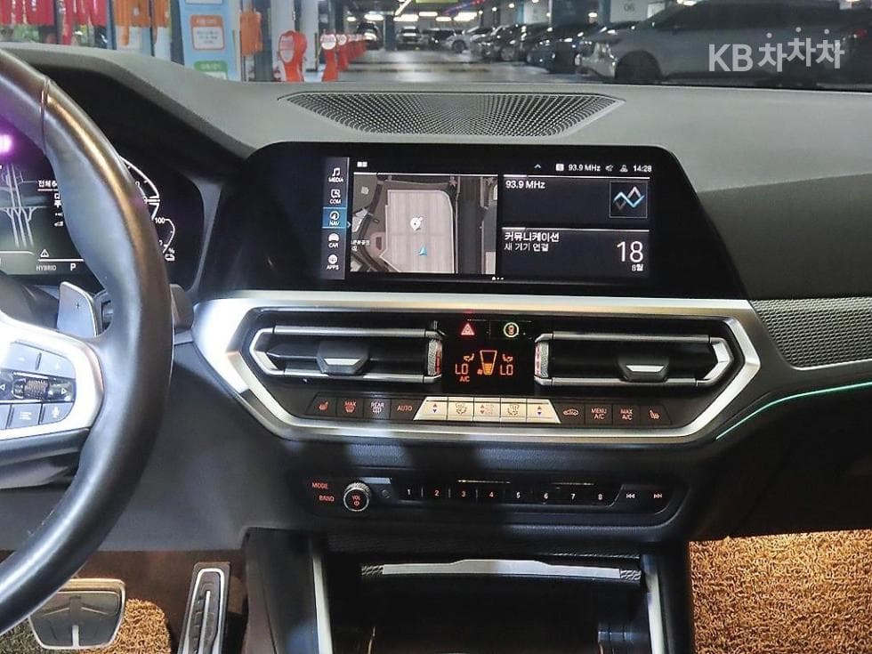BMW - 3-Series | 330 M Sport 11
