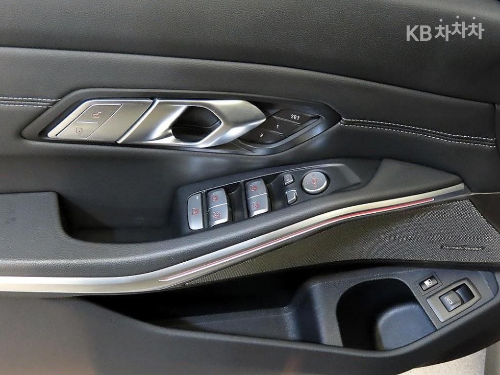 BMW - 3-Series | 330 M Sport 14