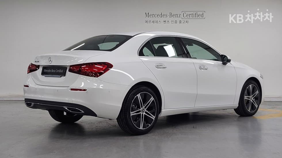 Mercedes-Benz - A-Class | A220 Sedan - 4
