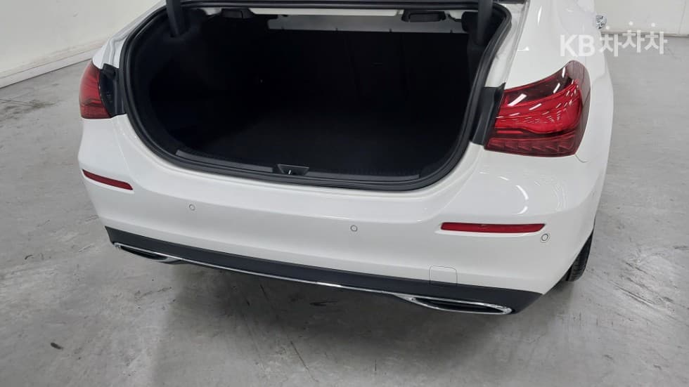 Mercedes-Benz - A-Class | A220 Sedan - 8