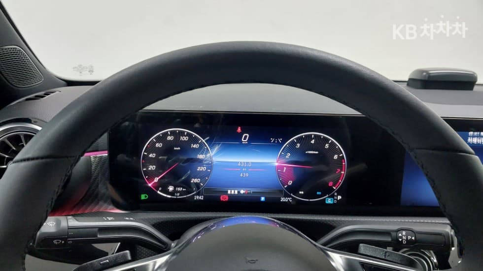 Mercedes-Benz - A-Class | A220 Sedan - 5