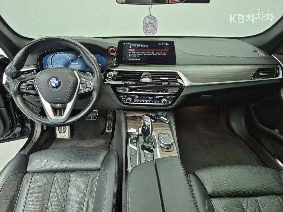 BMW - 5-Series | All New 520 xDrive M Sport Package 5