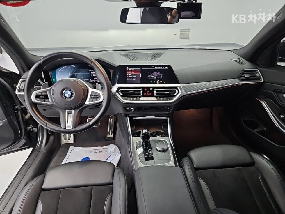 BMW - 3-Series | 320 M Sport 7