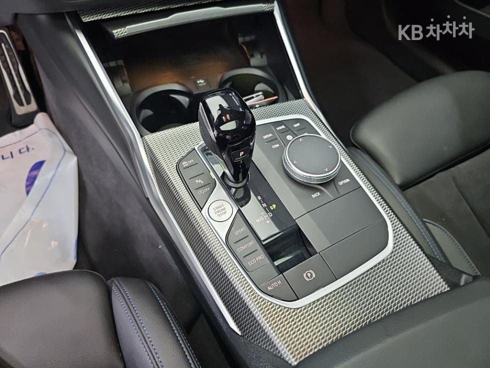 BMW - 3-Series | 320 M Sport 8