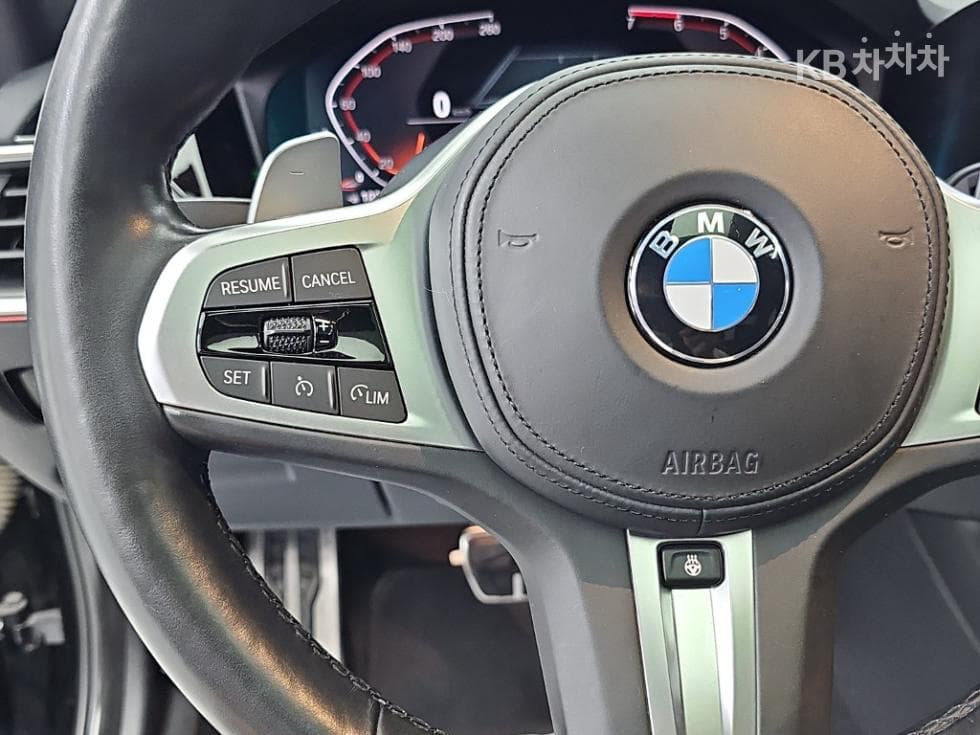 BMW - 3-Series | 320 M Sport 17