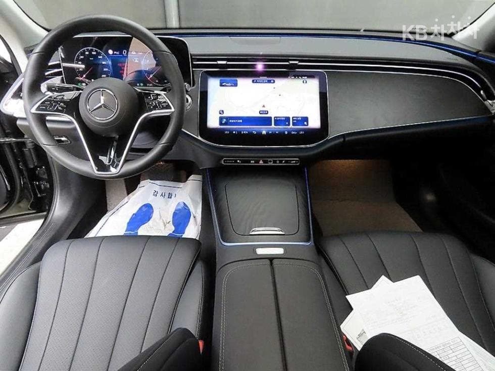 Mercedes-Benz - E-Class | E200 Avantgarde 7
