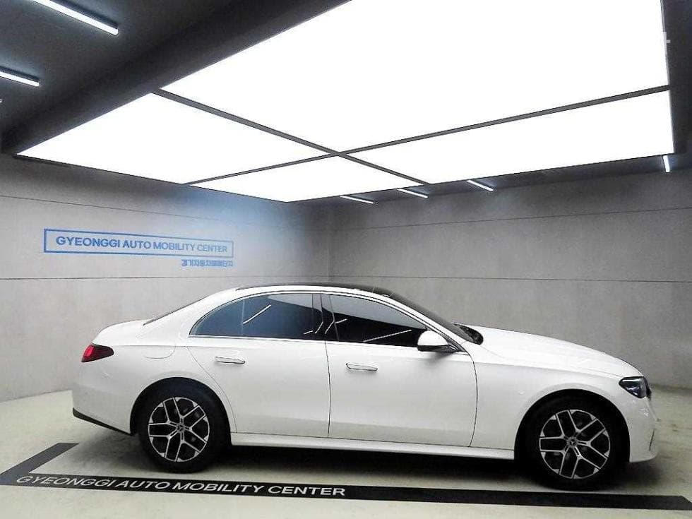 Mercedes-Benz - E-Class | E200 Avantgarde 2