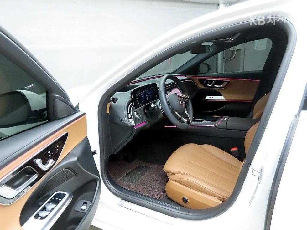 Mercedes-Benz - E-Class | E200 Avantgarde 5
