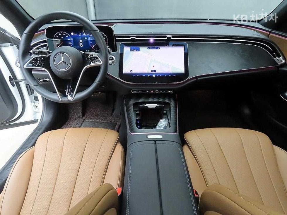 Mercedes-Benz - E-Class | E200 Avantgarde 7