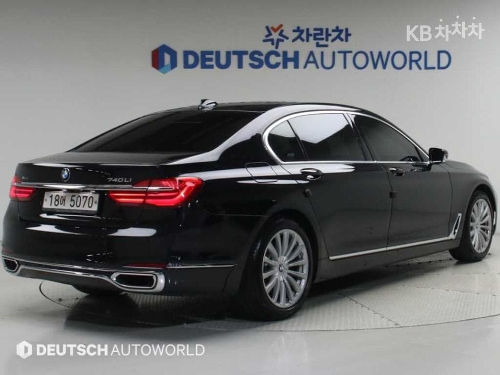 BMW - 7-Series | 740Li xDrive Base 2