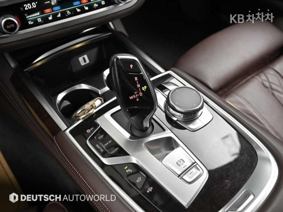 BMW - 7-Series | 740Li xDrive Base 9