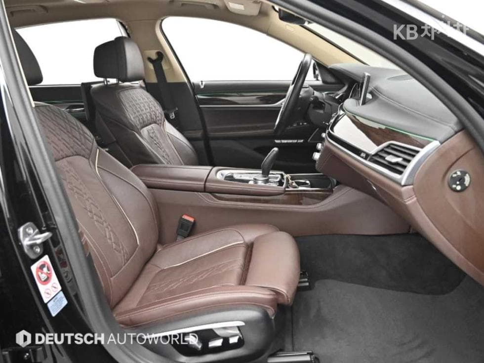 BMW - 7-Series | 740Li xDrive Base 10